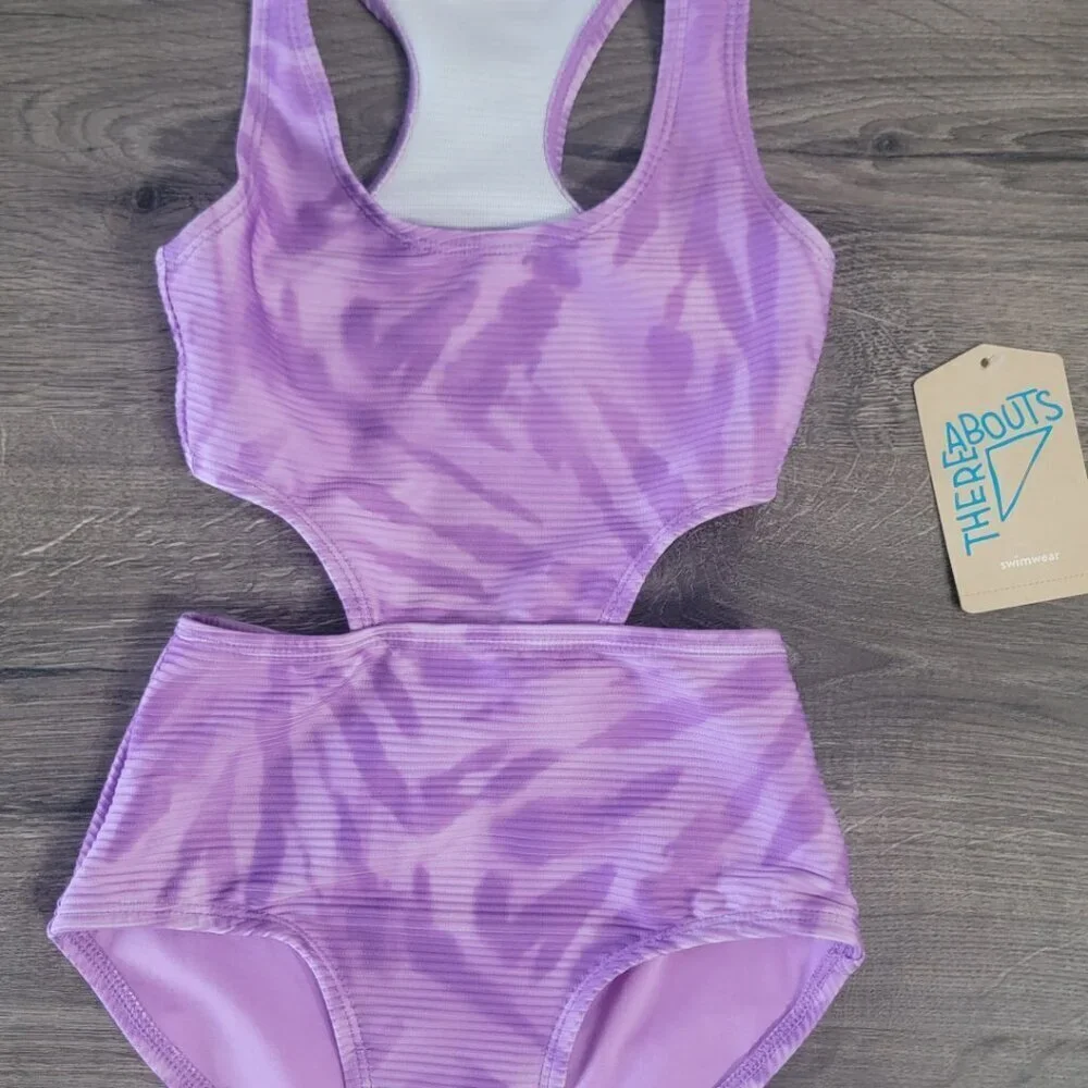Girls swimsuit size 4/5 NWT